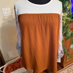 Plus Size 2X top White and Brown with floral/animal print sleeves